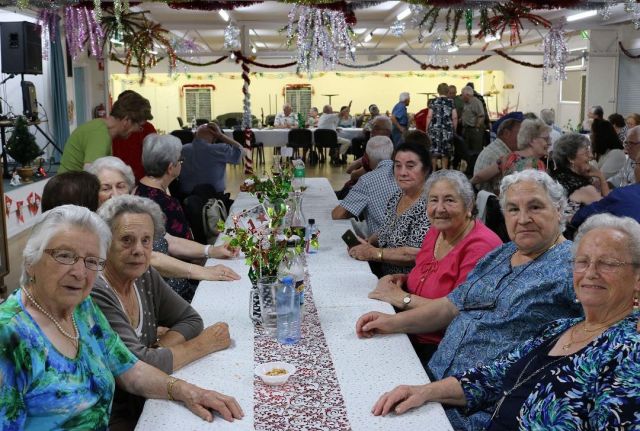 The ladies of the Saint Maria Goretti group enjoying their Christmas lunch and celebrating another great year ☃️🇮🇹🇦🇺🤶🏻 #italian #Australian #merrychristmas #buonnatale #happynewyear